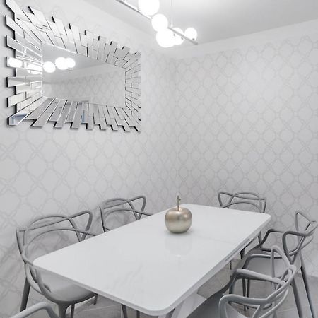 Pastel Art Deco 3Bdr Ruterra Apt Praag Buitenkant foto