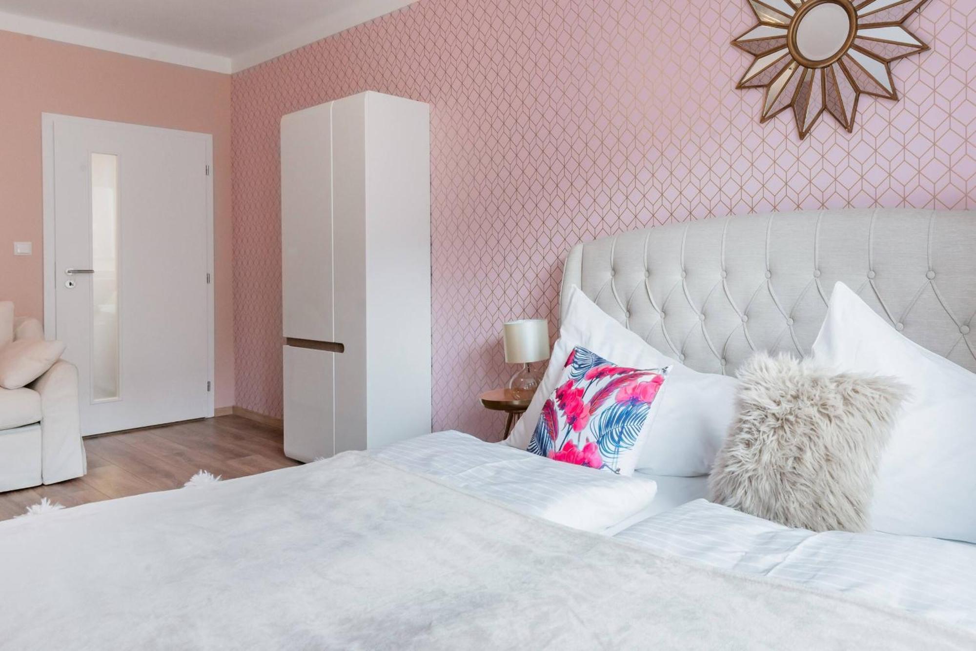 Pastel Art Deco 3Bdr Ruterra Apt Praag Buitenkant foto