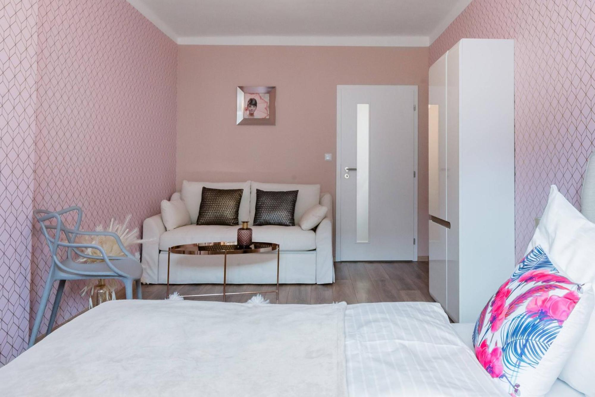 Pastel Art Deco 3Bdr Ruterra Apt Praag Buitenkant foto