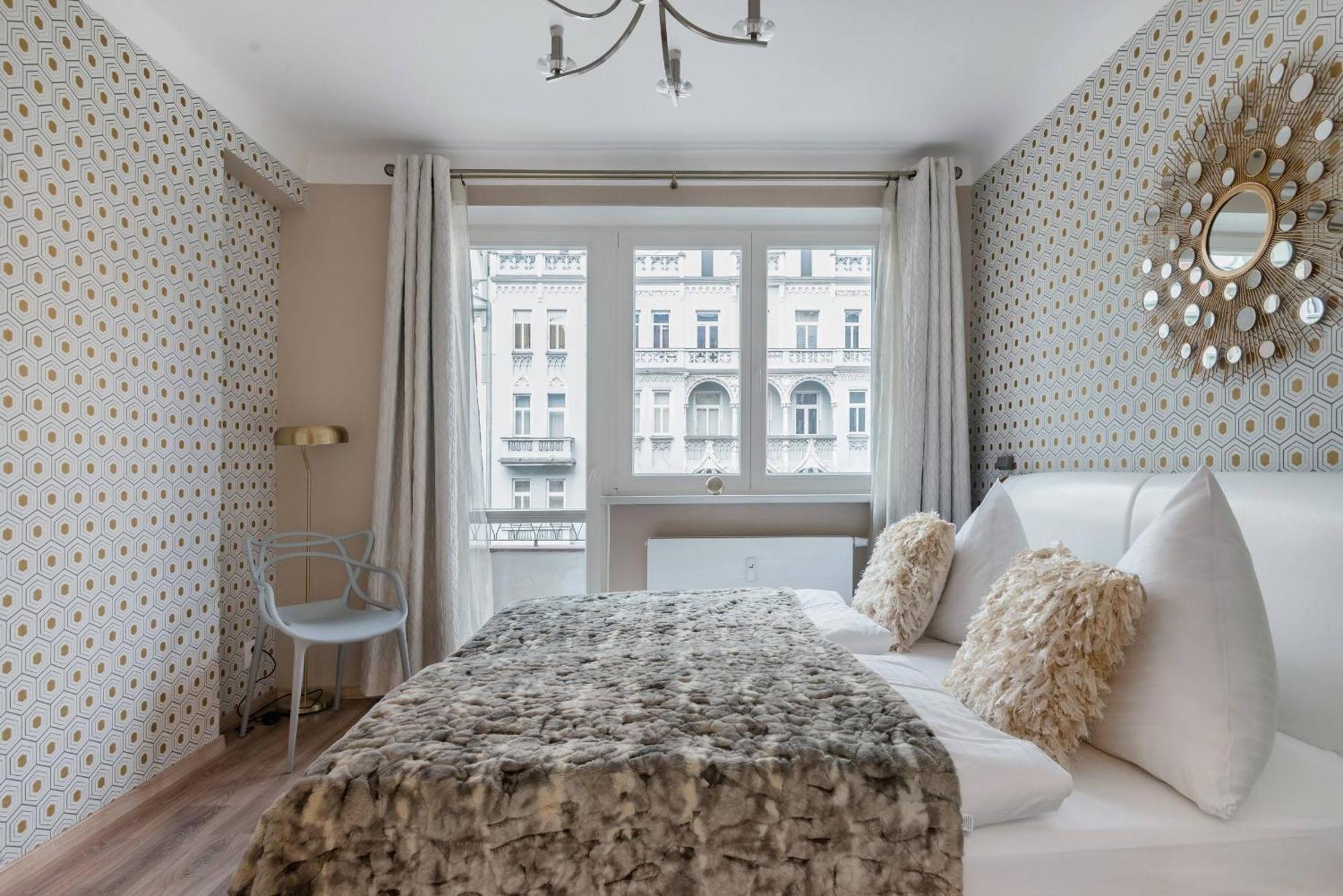 Pastel Art Deco 3Bdr Ruterra Apt Praag Buitenkant foto